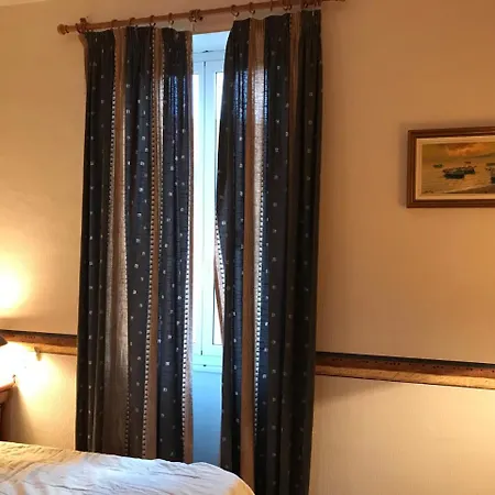 Gaby-chambres 4* Ментона